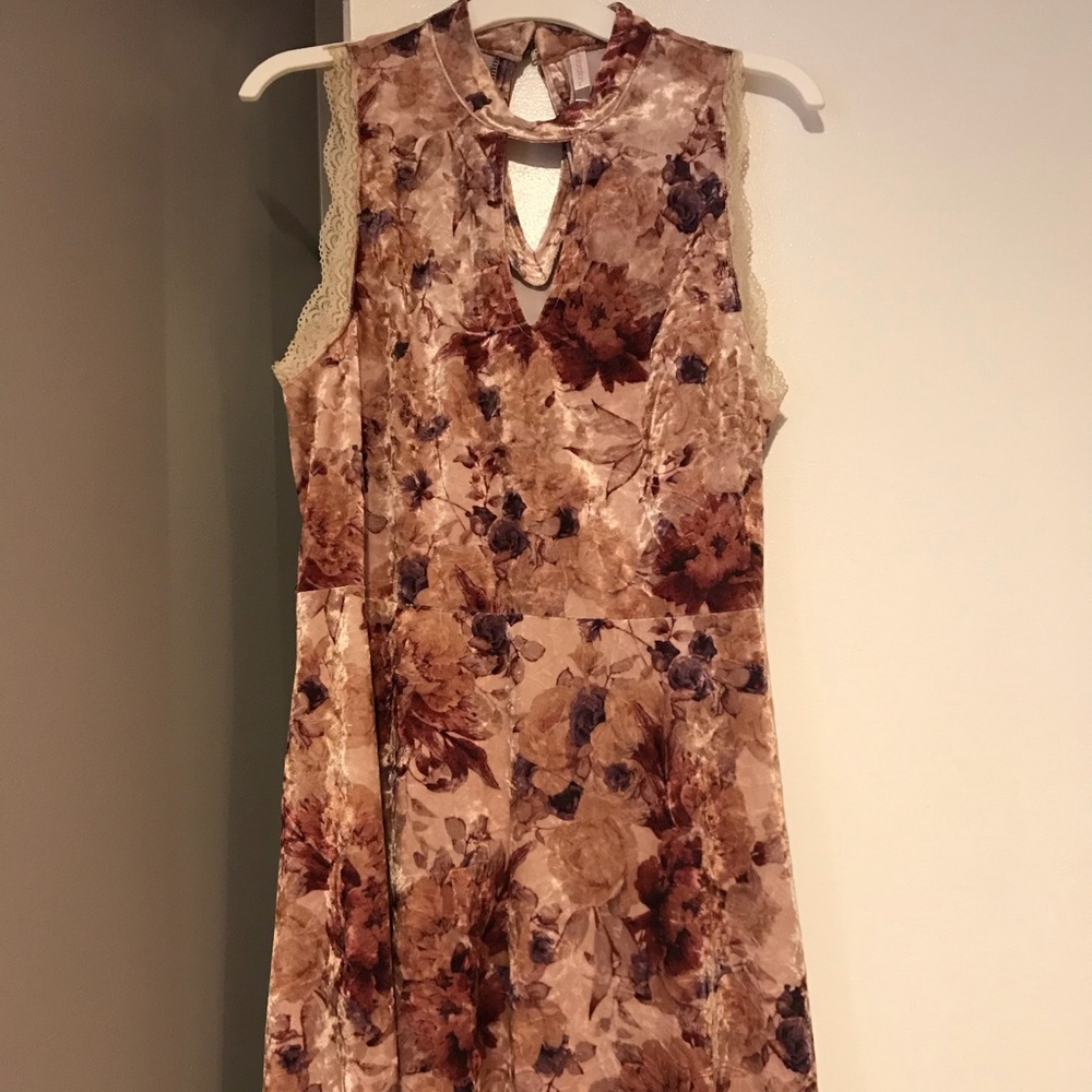 Crushed velvet short dress